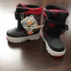 Toddler snow boots (Star Wars)